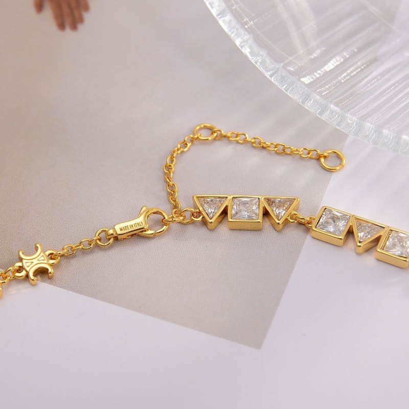 Ce1i*e necklaces